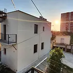 Aliko\'S Peaceful House, Close To Bus Terminal